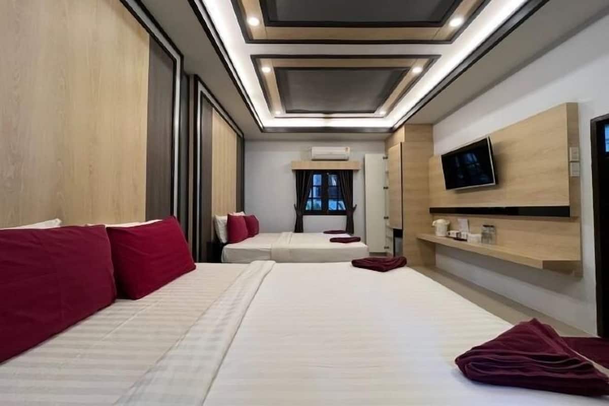 In-room safe, blackout curtains