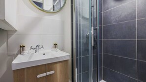 Unclassified image, 5 of 10, button - Magnificent apt - 1bd/6p - Auteuil/ Quai de Seine (Paris)
