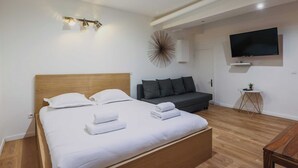 Unclassified image, 4 of 10, button - Magnificent apt - 1bd/6p - Auteuil/ Quai de Seine (Paris)