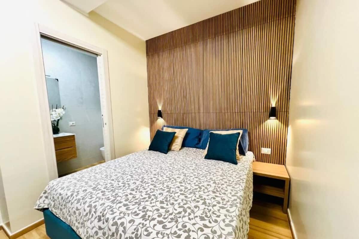 Deluxe-Doppel- oder -Zweibettzimmer | Schreibtisch, laptopgeeigneter Arbeitsplatz, kostenloses WLAN