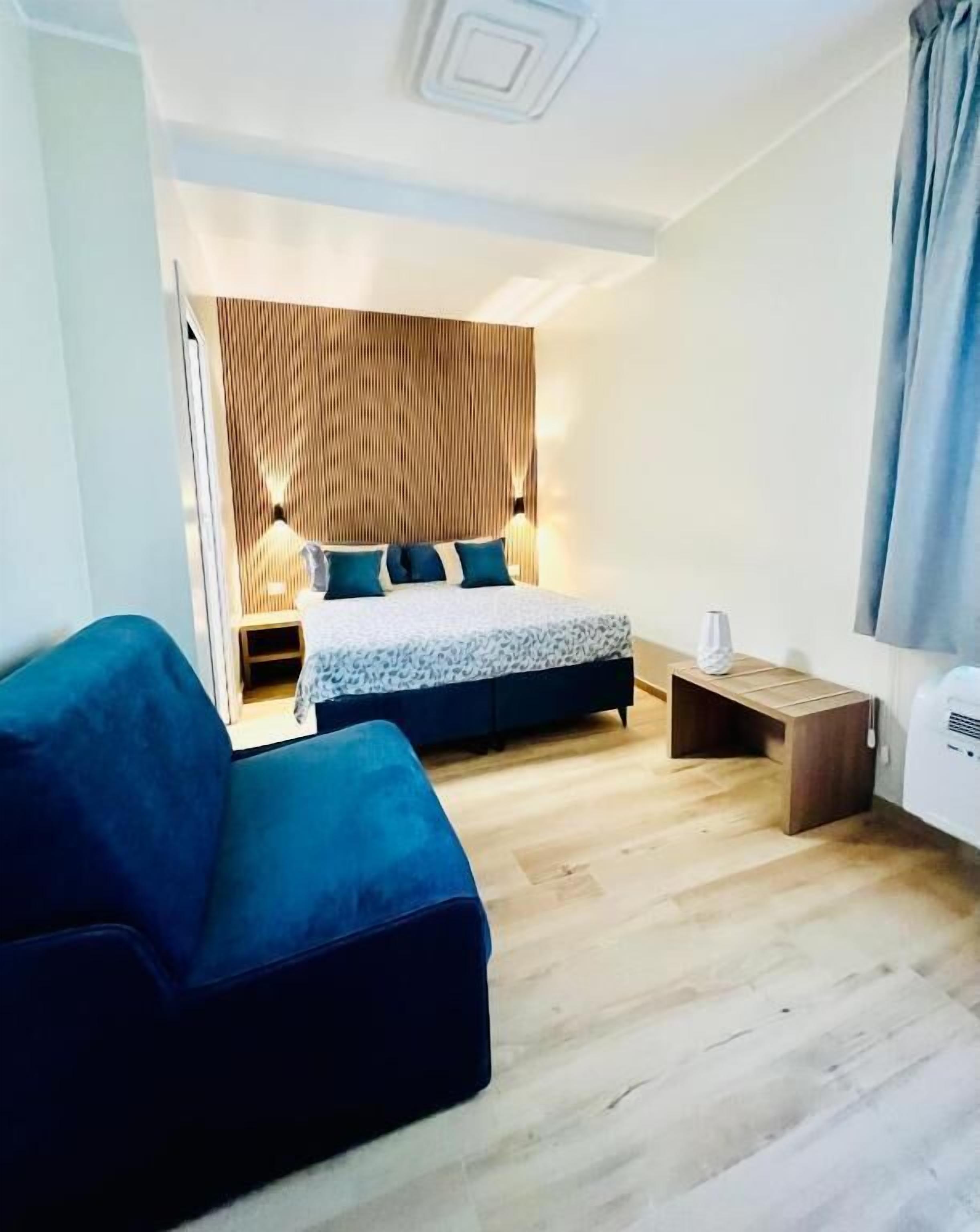 Triple Room | Desk, laptop workspace, free WiFi