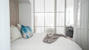 1 bedroom, desk, iron/ironing board, WiFi