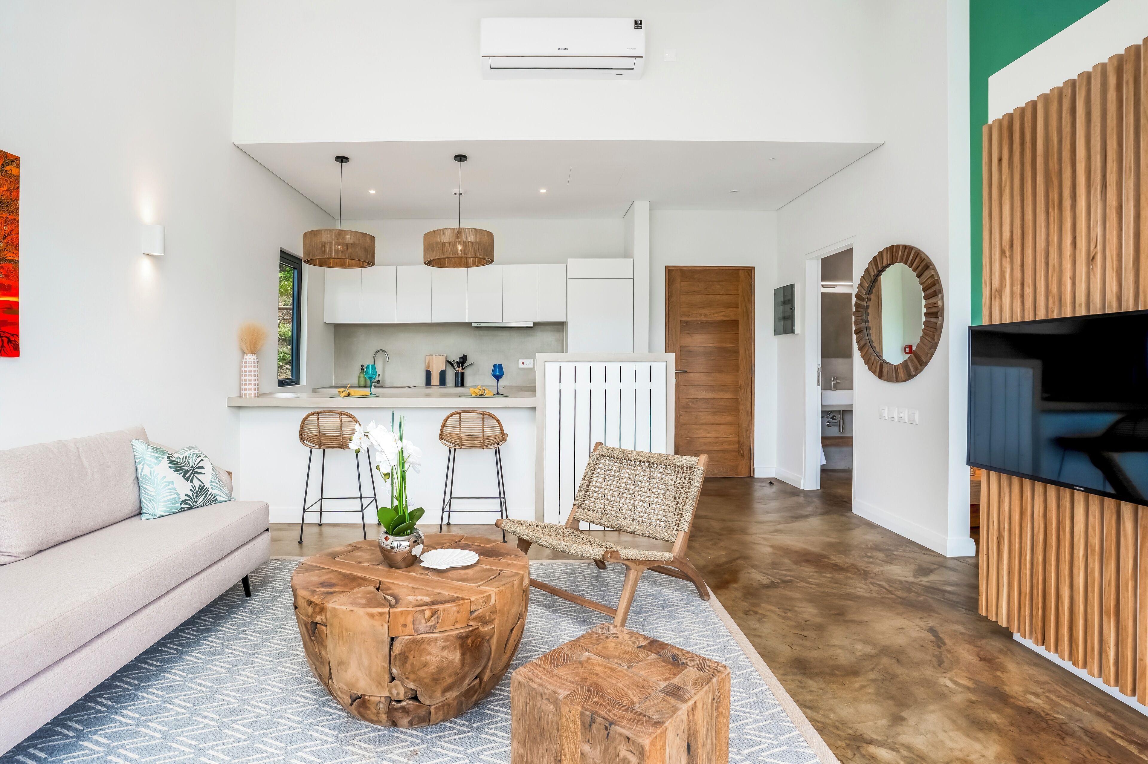 ลักซ์ชัวรี่วิลล่า, เตียงคิงไซส์ 1 เตียง และโซฟาเบด, สระว่ายน้ำส่วนตัว, วิวทะเล | บริเวณนั่งเล่น