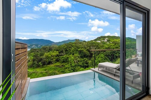 Red Palm Luxury Villas with Private Pools