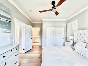 4 bedrooms, desk, iron/ironing board, free WiFi