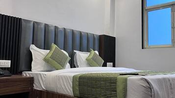 Standard-Doppelzimmer, Stadtblick | Hochwertige Bettwaren, kostenloses WLAN, Bettwäsche