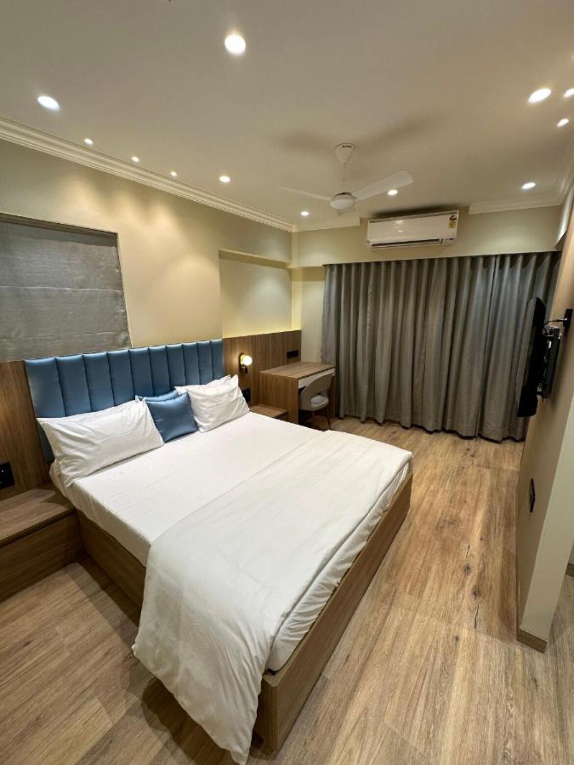 Premium bedding, free WiFi, bed sheets