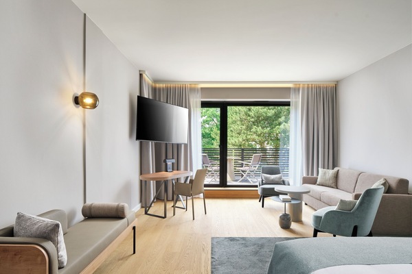 Deluxe-Doppelzimmer, 1 King-Bett und Schlafsofa, Balkon | Hochwertige Bettwaren, Minibar, Bügeleisen/Bügelbrett, kostenloses WLAN