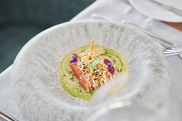 A plate of food with a unique presentation. - Nature Resort Jakobsberg (Boppard)
