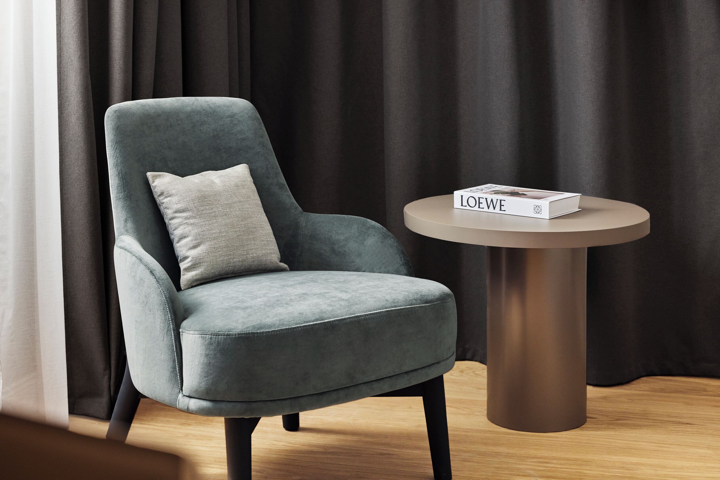 Premium bedding, minibar, iron/ironing board, WiFi (free)