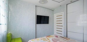 Blackout drapes, soundproofing, iron/ironing board, free WiFi