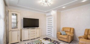 Blackout drapes, soundproofing, iron/ironing board, free WiFi