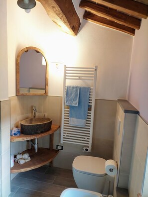 Hair dryer, bidet, towels, soap - Casina Laura (Capannori)