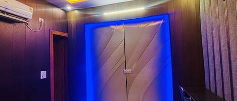 Desk, rollaway beds, free WiFi, bed sheets