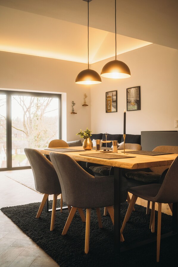 Dining - Apartment "Schöne Aussicht" "Black" (Edertal)