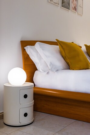 1 bedroom, iron/ironing board, free WiFi, bed sheets - Metro Università Apartment by Wonderful Italy (Napoli)