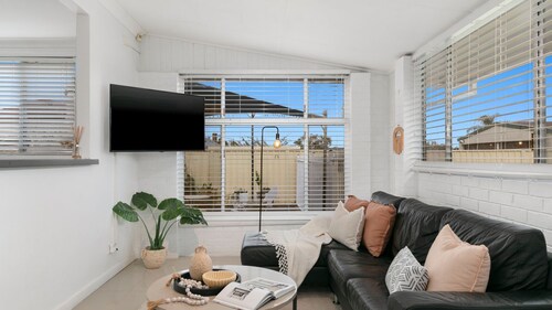 Vino Poolhouse – A Perfect Blend of Comfort and Style