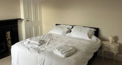 New Victorian 3 Bed Apartment