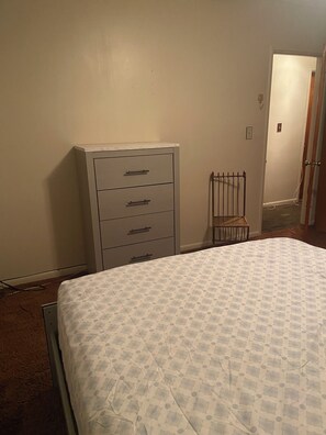 2 soverom og sengetøy