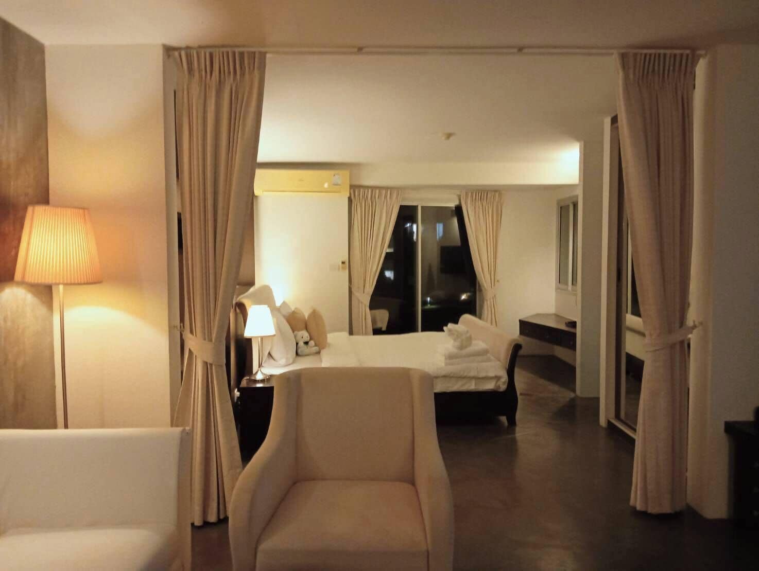 1 bedroom, iron/ironing board, internet, bed sheets