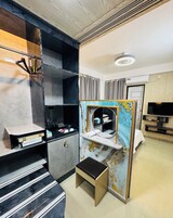 Double Room, Balcony | Iron/ironing board (on request), WiFi (free)