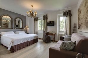 7 bedrooms, iron/ironing board, free WiFi