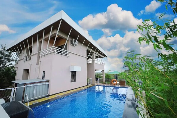 Pool - Golden Bells Villa at Lonavla with Swimming Pool (Lonavala)