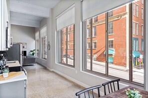 Interior - Spacious 2BR CozySuites OTR Downtown #09 (Cincinnati)