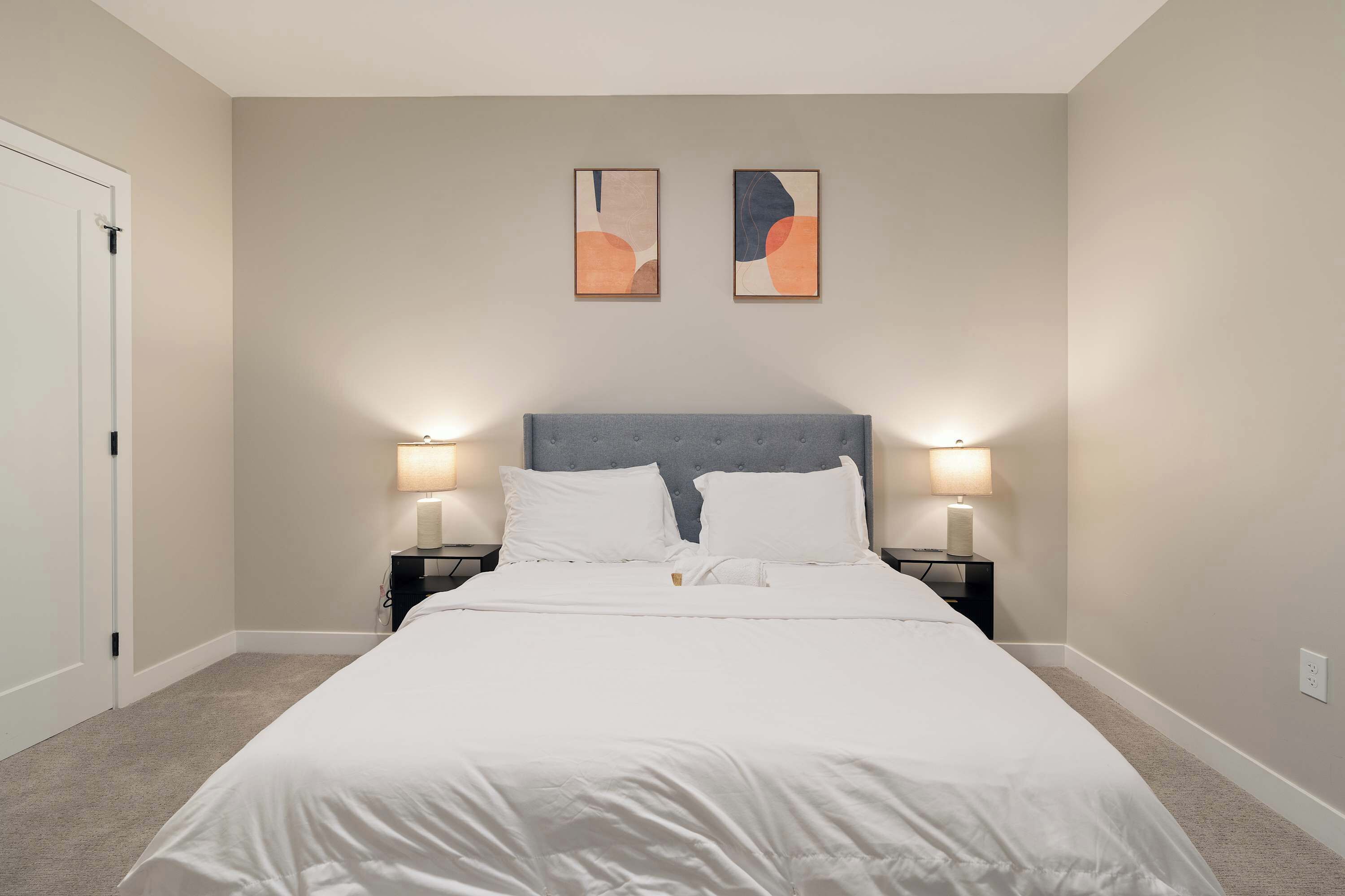 2 Schlafzimmer, Schreibtisch, Bügeleisen/Bügelbrett, WLAN