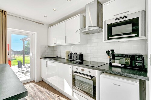 Bright & Spacious 2 Bed Holiday Chalet in Sidmouth