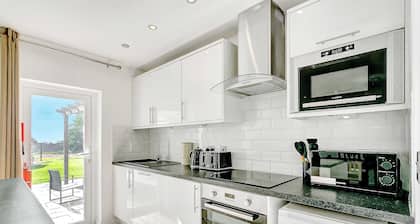 Bright & Spacious 2 Bed Holiday Chalet in Sidmouth