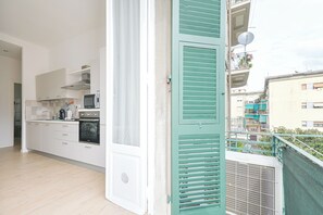 Mikroaaltouuni, uuni, liesi, astianpesukone