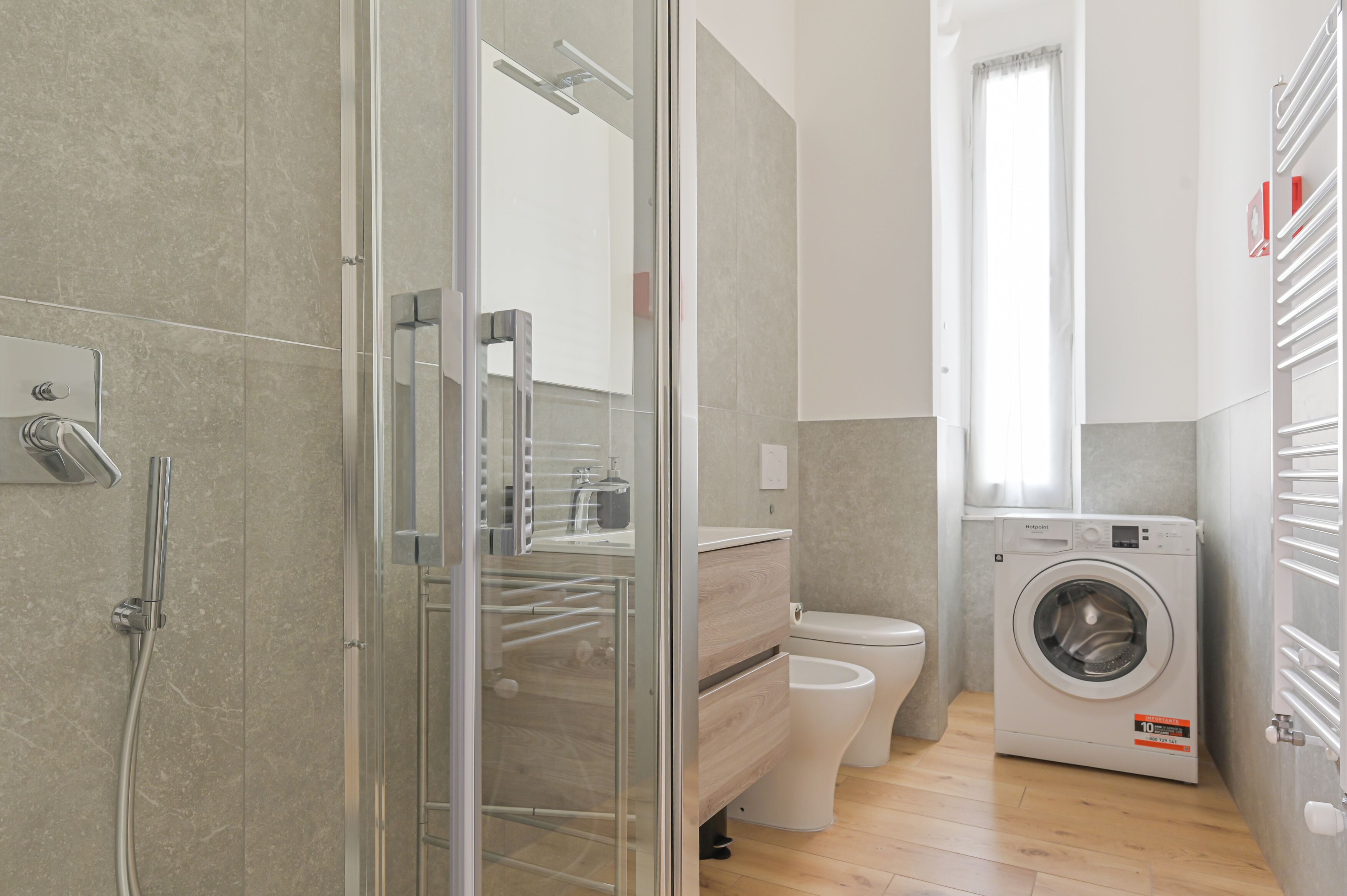 Doccia, asciugacapelli, bidet, asciugamani