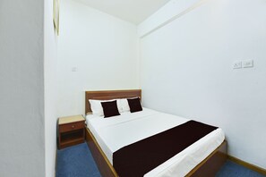 Habitación doble Deluxe, 1 cama Queen size | Ropa de cama de alta calidad, escritorio, wifi gratis y ropa de cama 