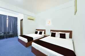 Deluxe-Suite | Hochwertige Bettwaren, Schreibtisch, kostenloses WLAN, Bettwäsche