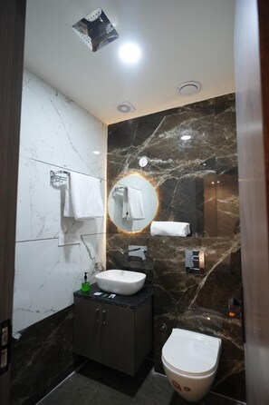 Deluxe Single Room | Bathroom - hotel park amber (Hisar)