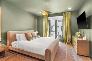 4 habitaciones, escritorio, tabla de planchar con plancha y wifi 