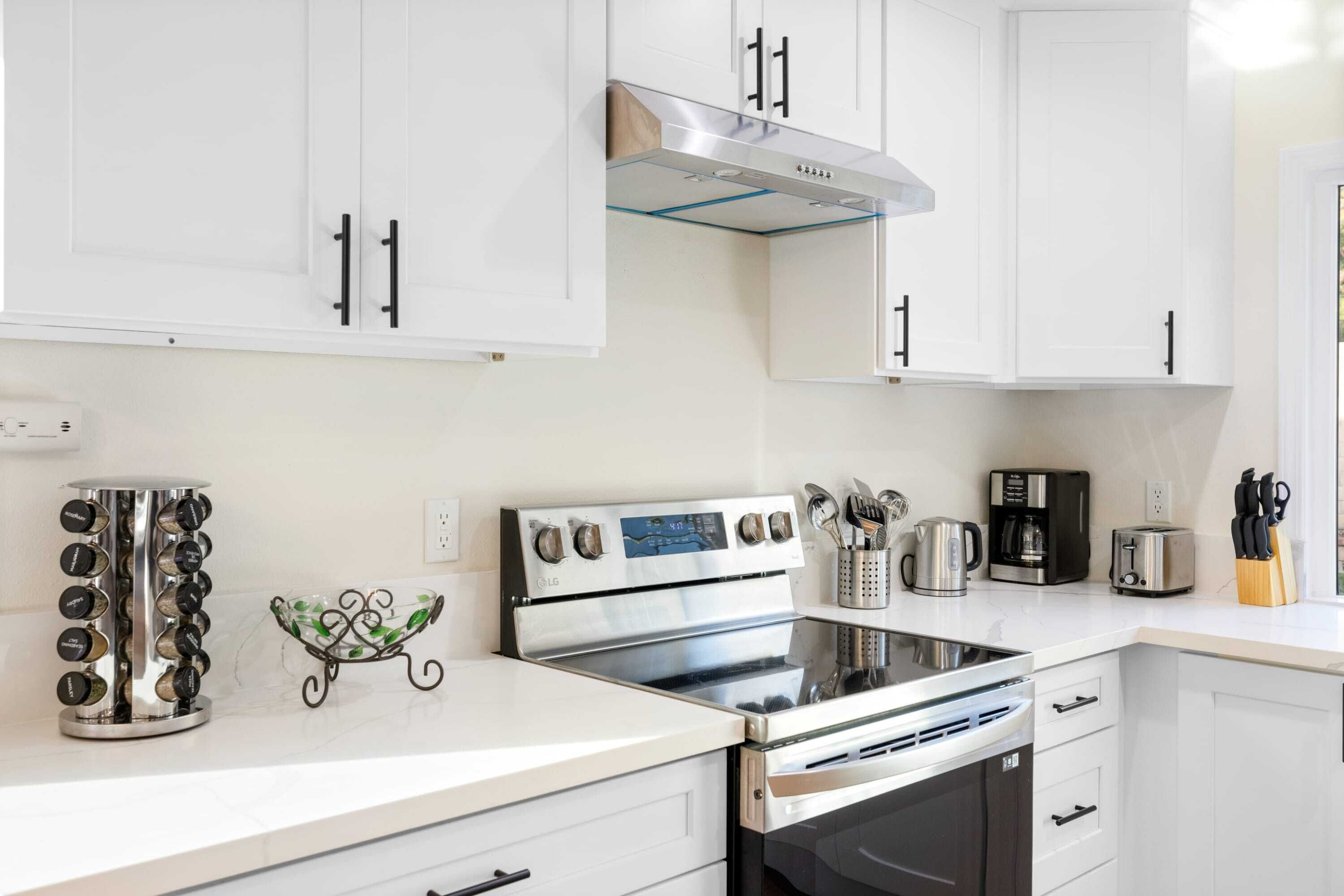 House (4 Bedrooms) | Private kitchen | Fridge, microwave, oven, dishwasher