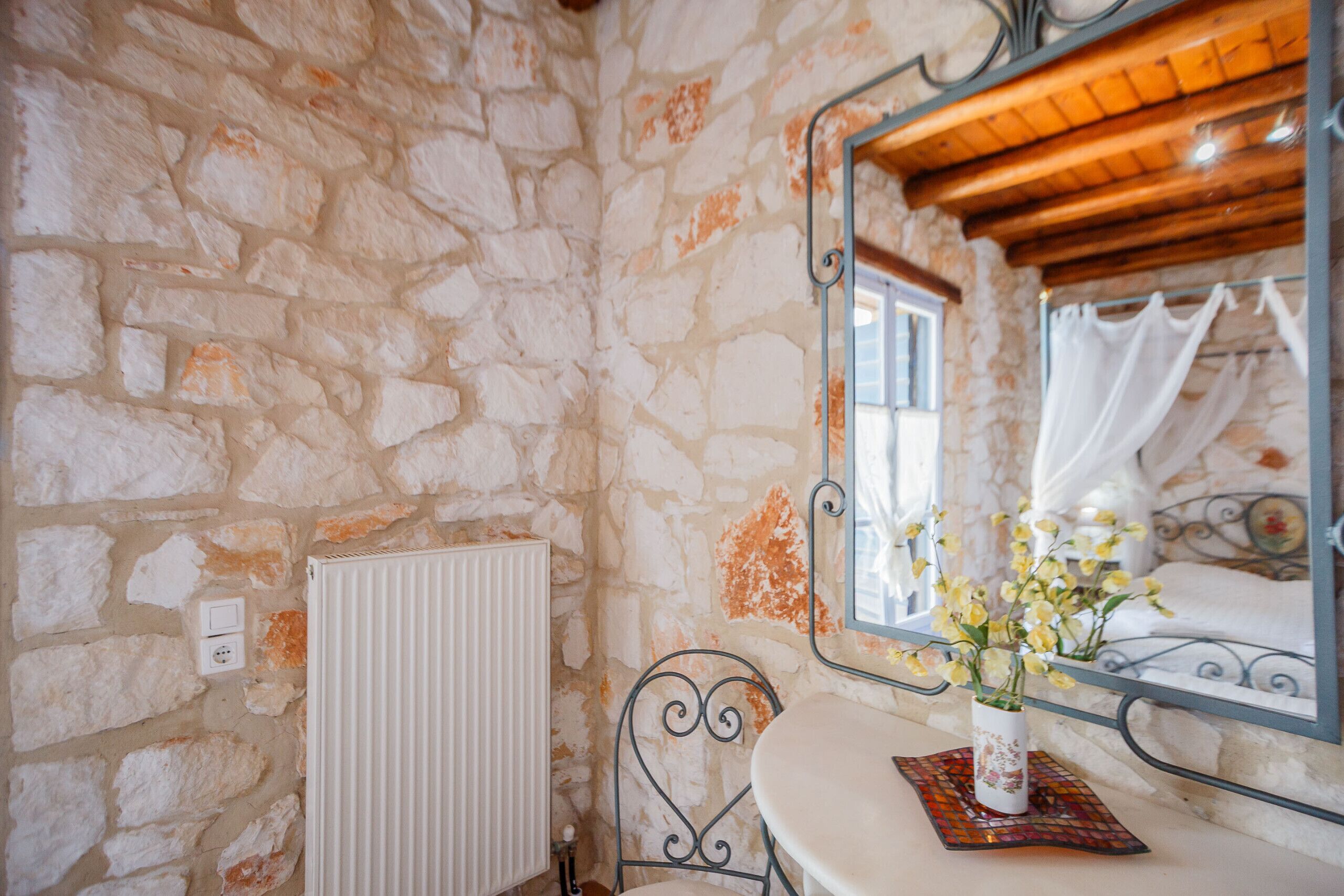 Silitysrauta/-lauta, ilmainen Wi-Fi, vuodevaatteet