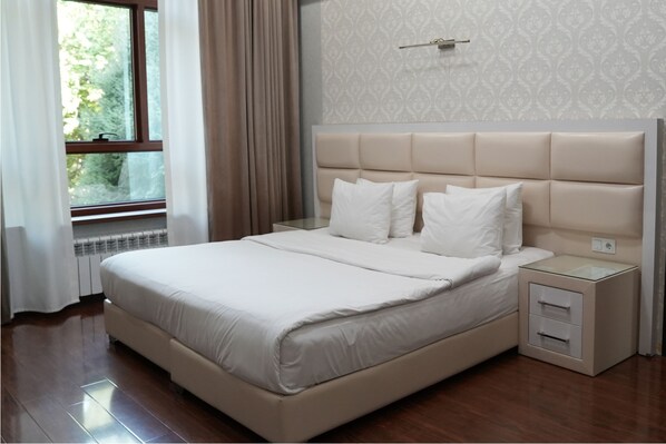 Standard Double or Twin Room, Garden View | Desk, laptop workspace, free WiFi