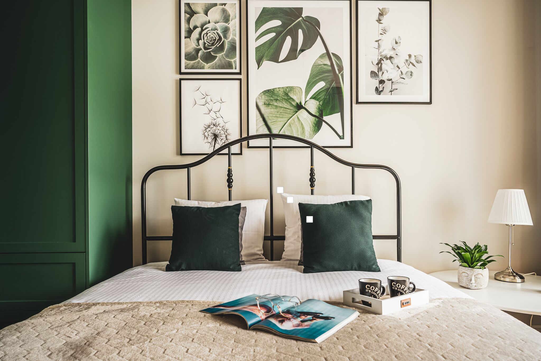 Espacio para trabajar con laptop y sistema de insonorización 