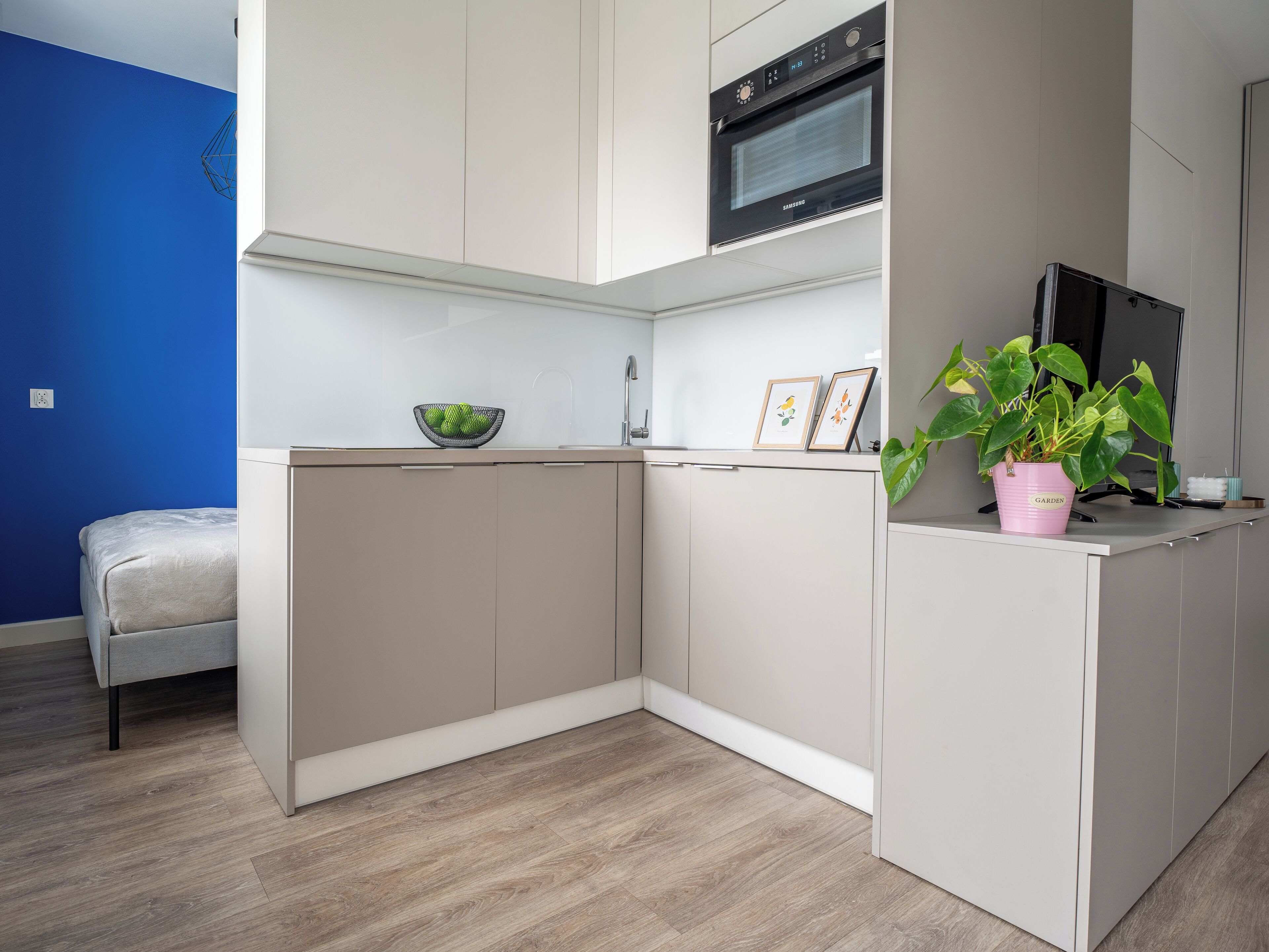 Comfort Studio | Laptop workspace, soundproofing, iron/ironing board, free WiFi