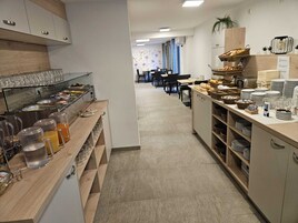 Desayuno continental incluido todos los días 