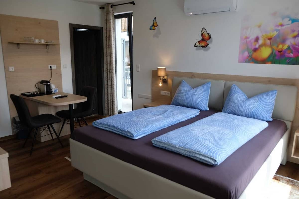 Standard Double Room, 1 Queen Bed, Balcony