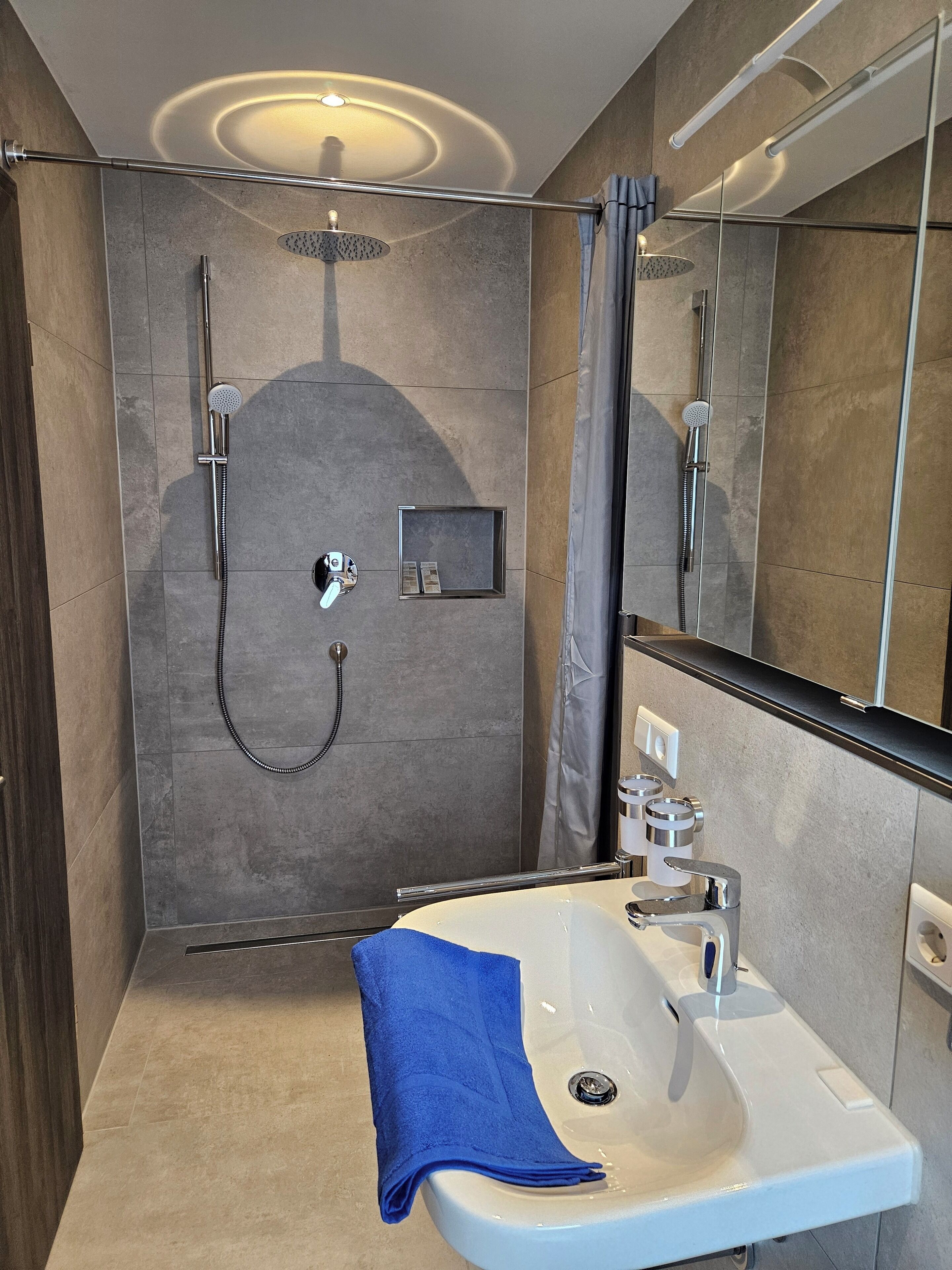 Shower, free toiletries, hair dryer, heated floors