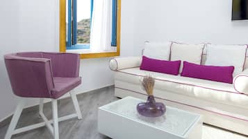 Studio, Sea View | Living area