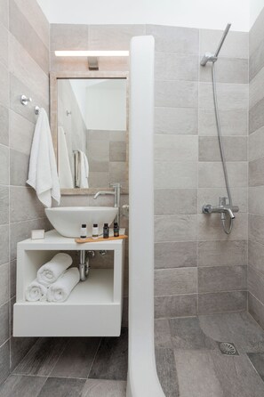 Studio, Sea View | Bathroom | Eco-friendly toiletries, hair dryer, slippers, towels - Kaerati Apartments (Katapola)