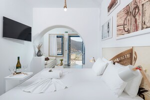 Studio, Sea View | In-room safe, blackout drapes, soundproofing, free WiFi