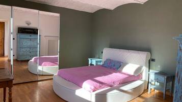 3 makuuhuonetta, internet, vuodevaatteet