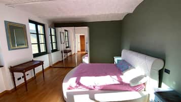 3 bedrooms, internet, bed sheets